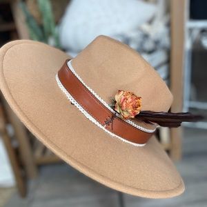 Wide Brim felt hat